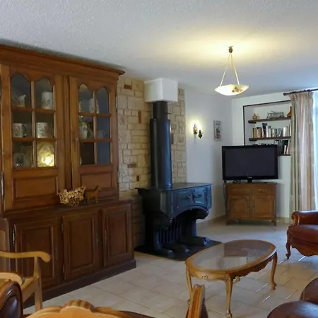 Holiday home Maison Avec Piscine Privee Chauffee, Cheminee Et Activites A - Fr-1-611-106 *